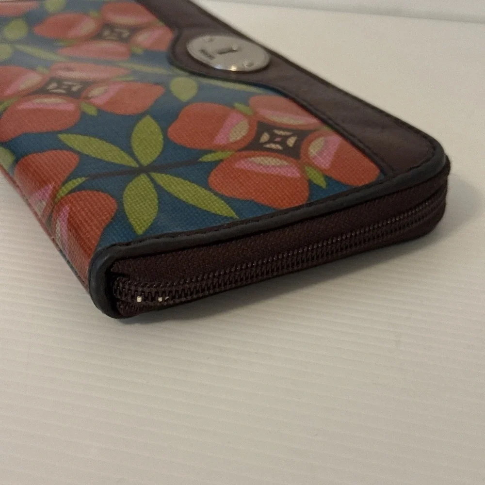 Fossil Key Wallet Brown Floral Coated Leather Zip Around 8x4 Cards Checkbook